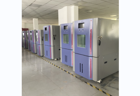 關于氙燈老化試驗箱輻照強度